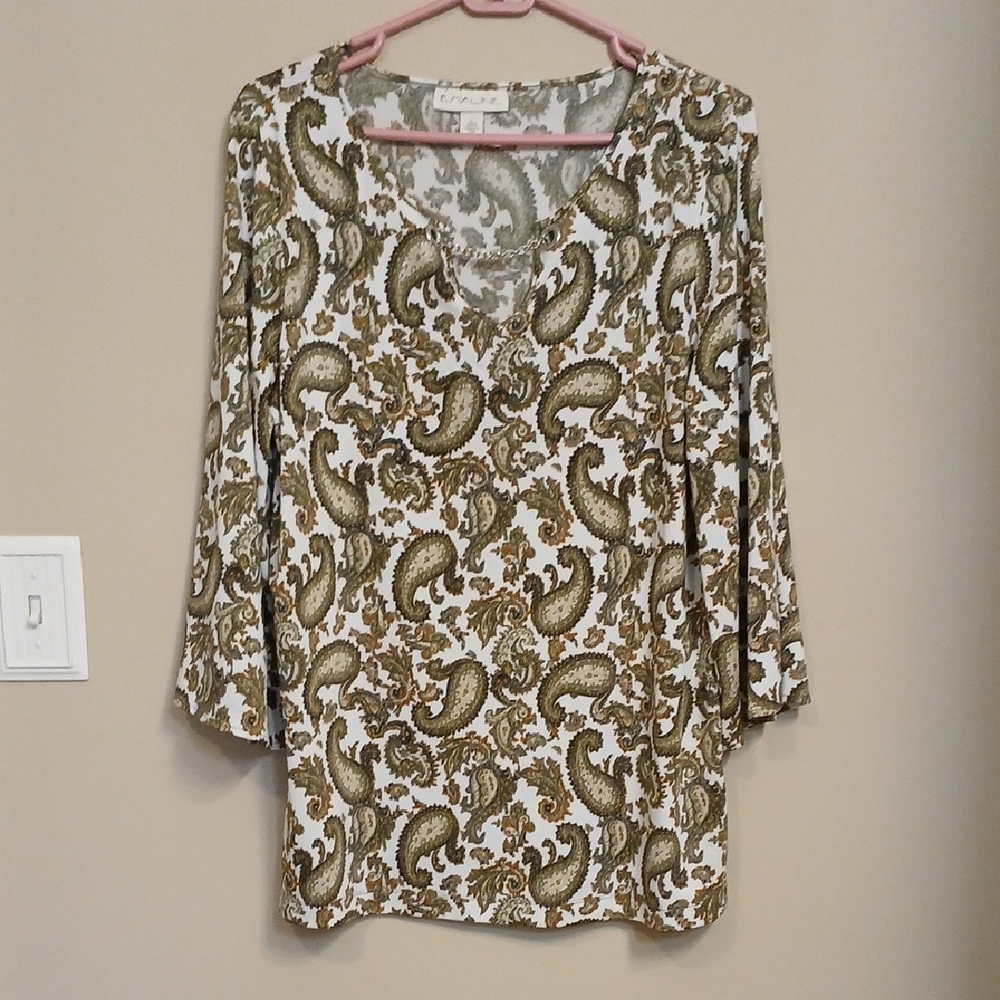 Paisley V-Neck Long Sleeve Tunic Top in Olive
